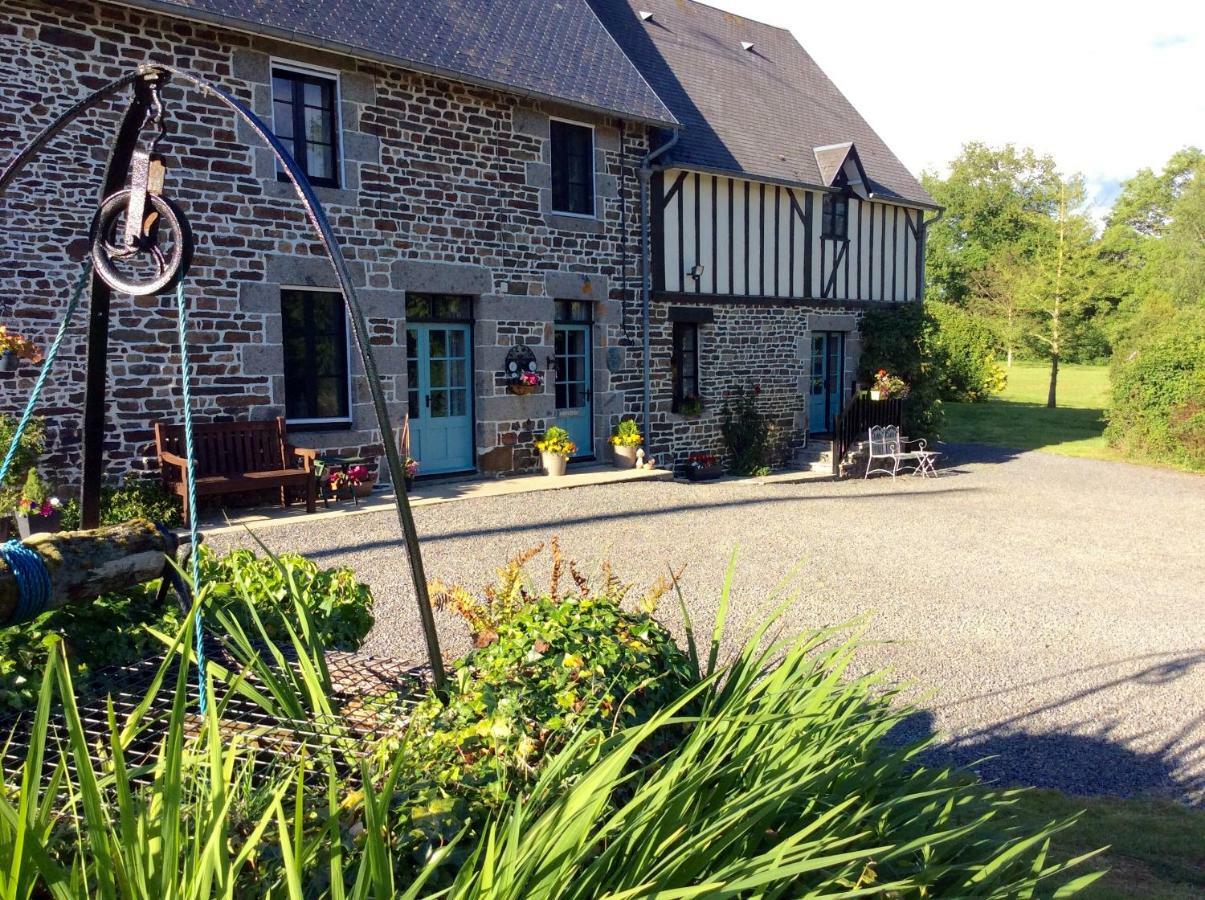 Maison Mai Or La Petite Maison Mai Or La Petite Grange Or All Three La Chapelle-Urée 外观 照片