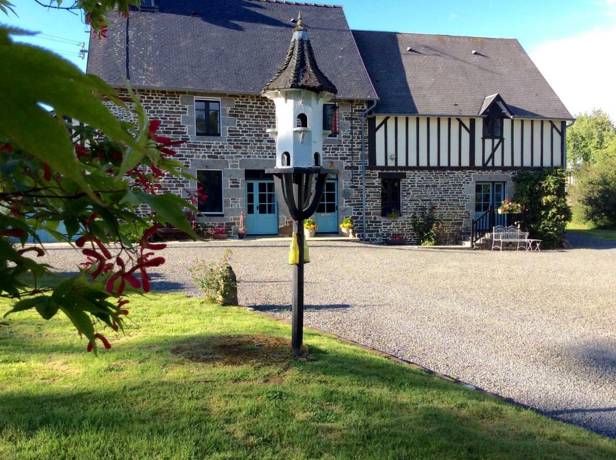 Maison Mai Or La Petite Maison Mai Or La Petite Grange Or All Three La Chapelle-Urée 外观 照片