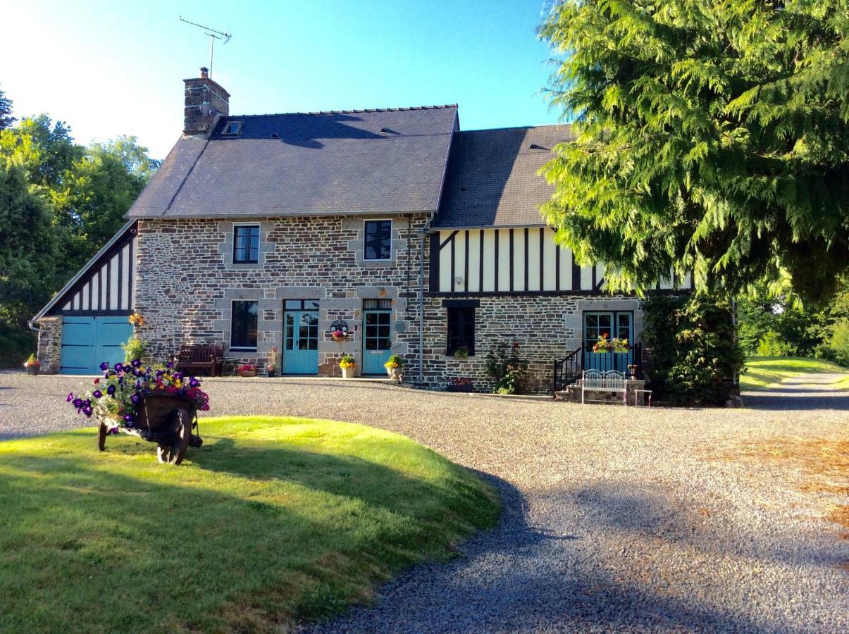 Maison Mai Or La Petite Maison Mai Or La Petite Grange Or All Three La Chapelle-Urée 外观 照片