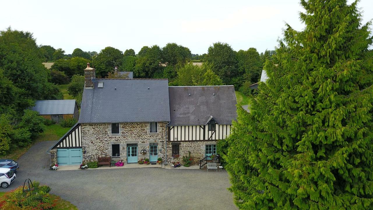 Maison Mai Or La Petite Maison Mai Or La Petite Grange Or All Three La Chapelle-Urée 外观 照片